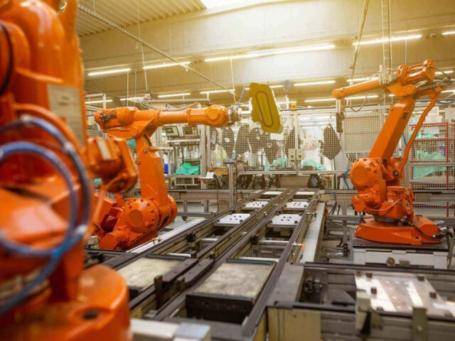 Zastosowanie robotów w przemyśle ciężkim, samochodowym i spożywczym